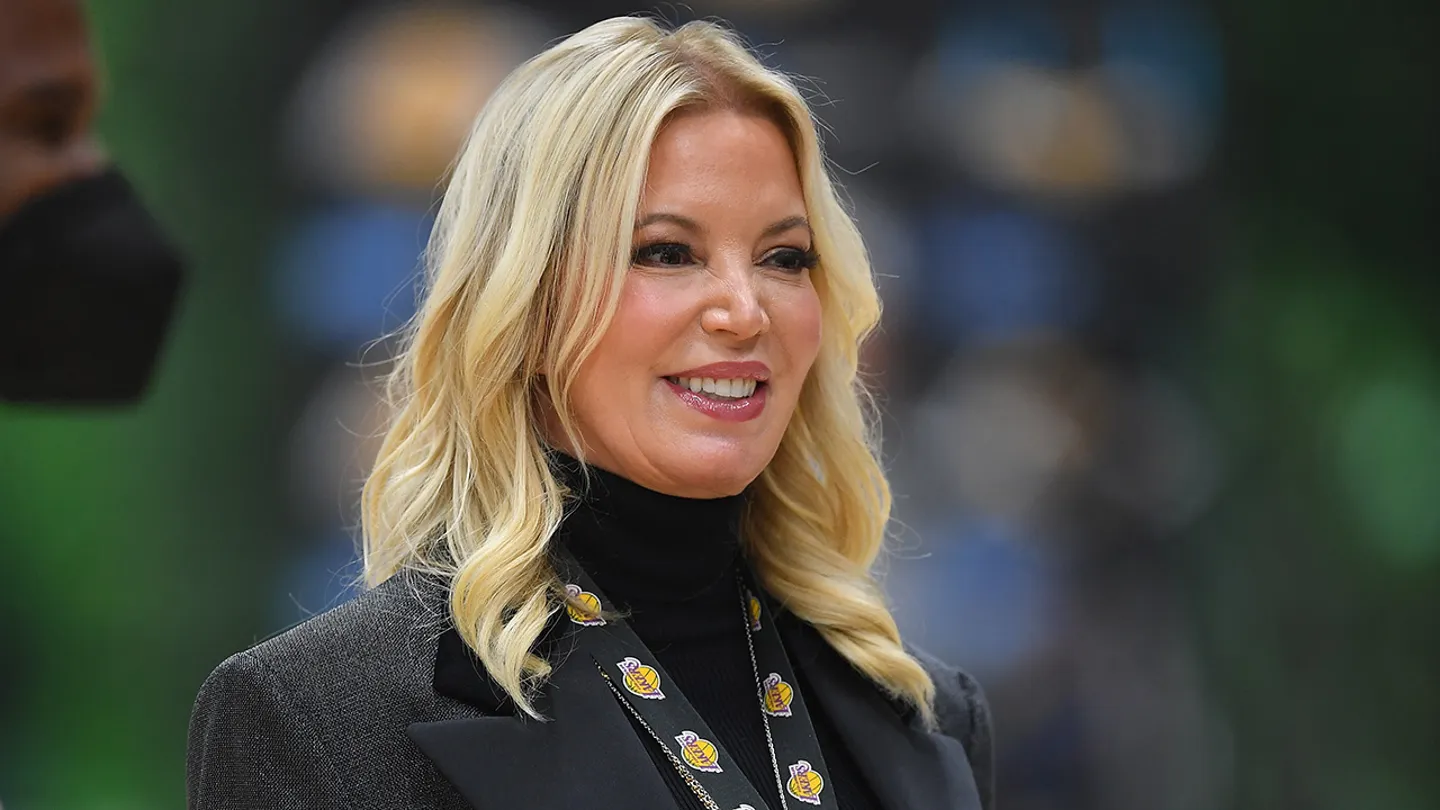 los angeles lakers jeanie buss